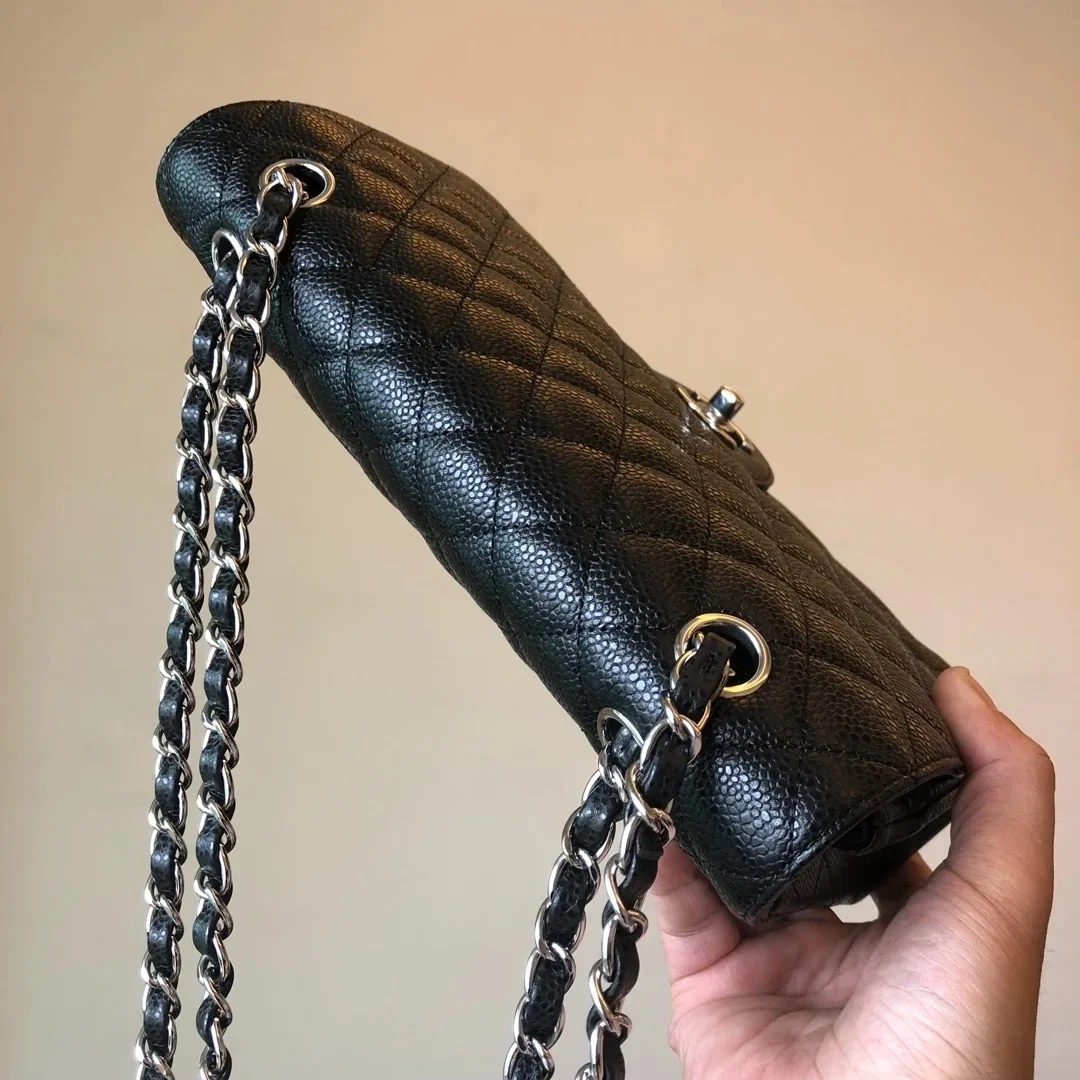 샤넬 클래식 미디움 캐비어 블랙 실버