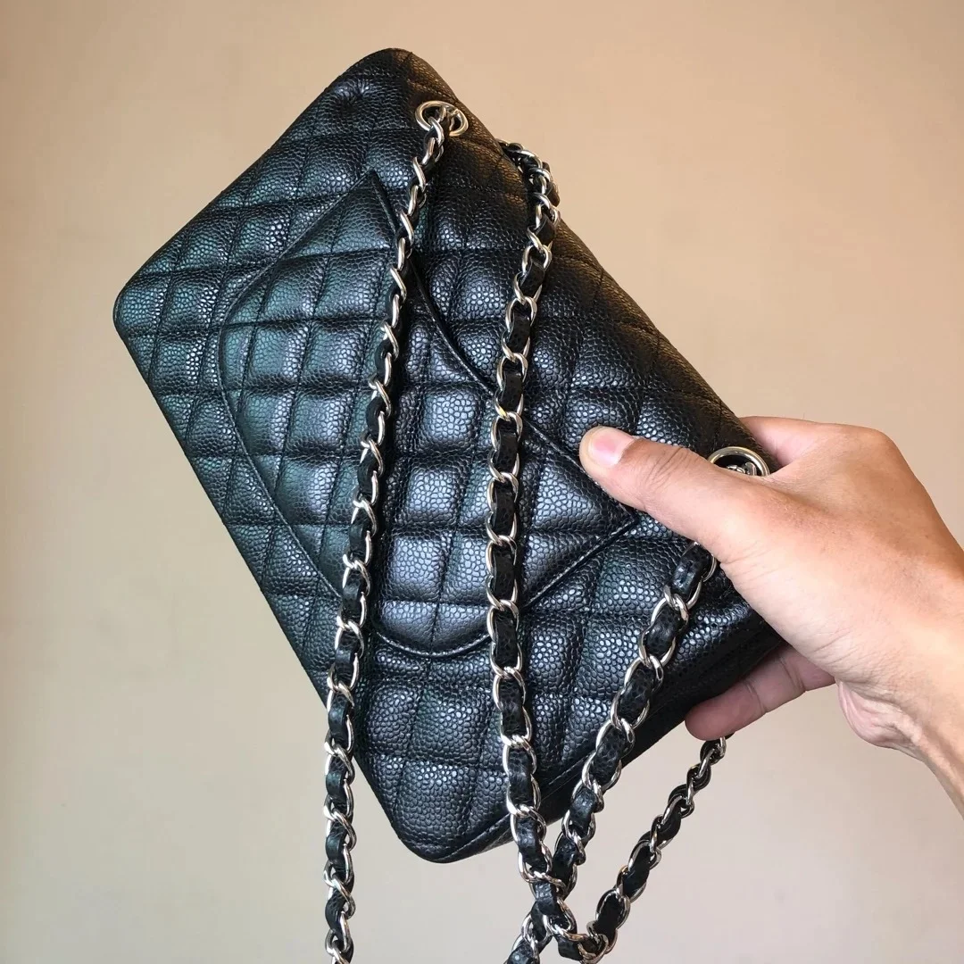 샤넬 클래식 미디움 캐비어 블랙 실버