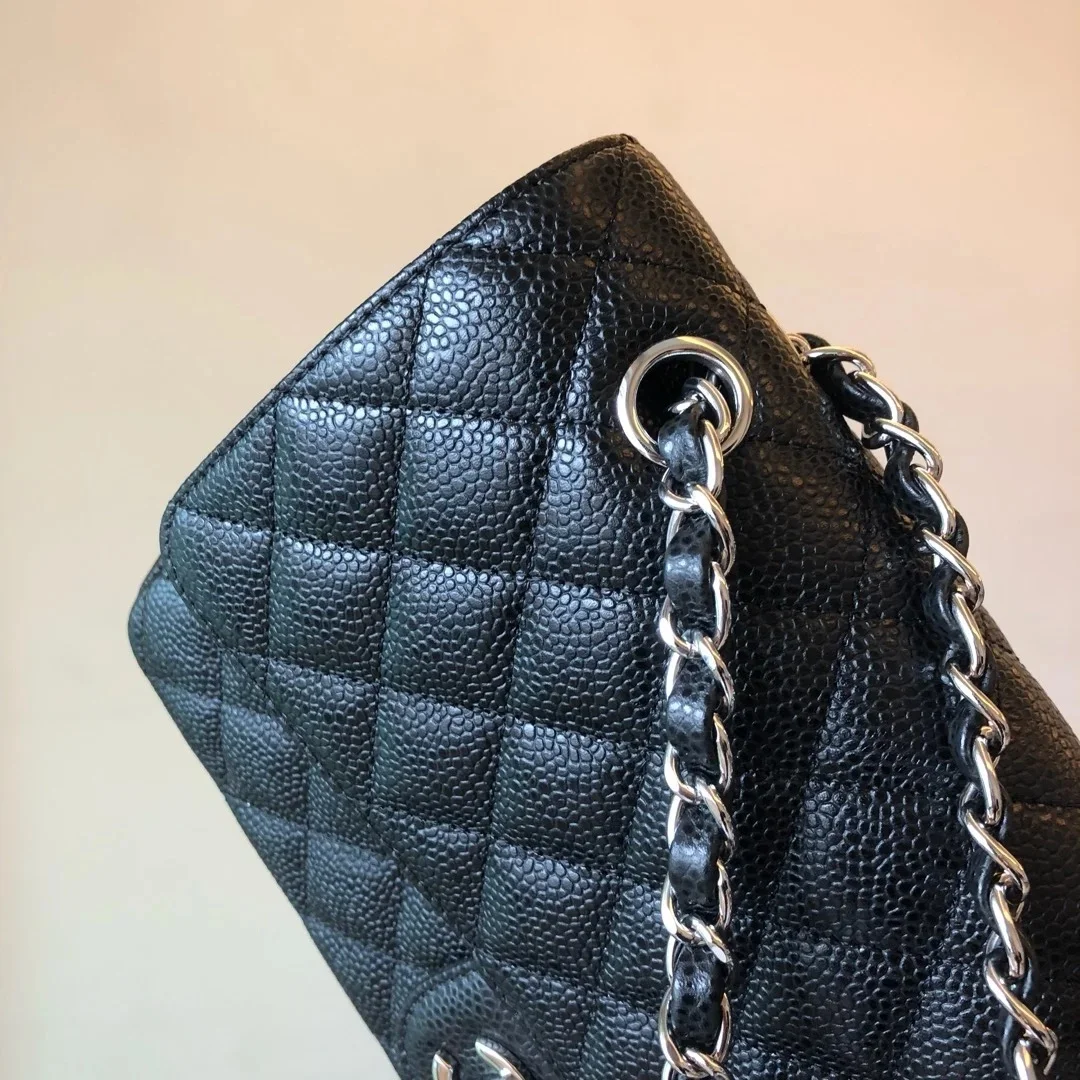 샤넬 클래식 미디움 캐비어 블랙 실버