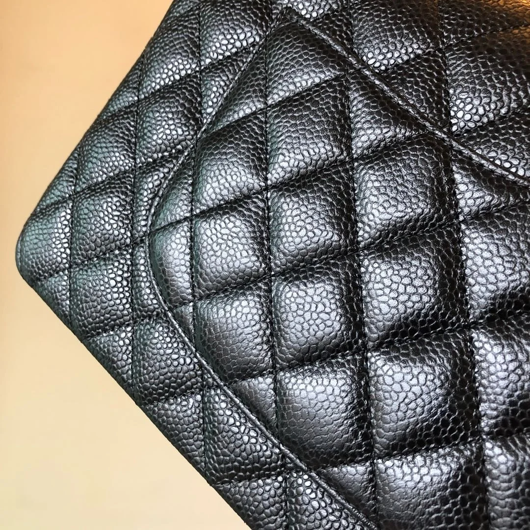 샤넬 클래식 미디움 캐비어 블랙 실버