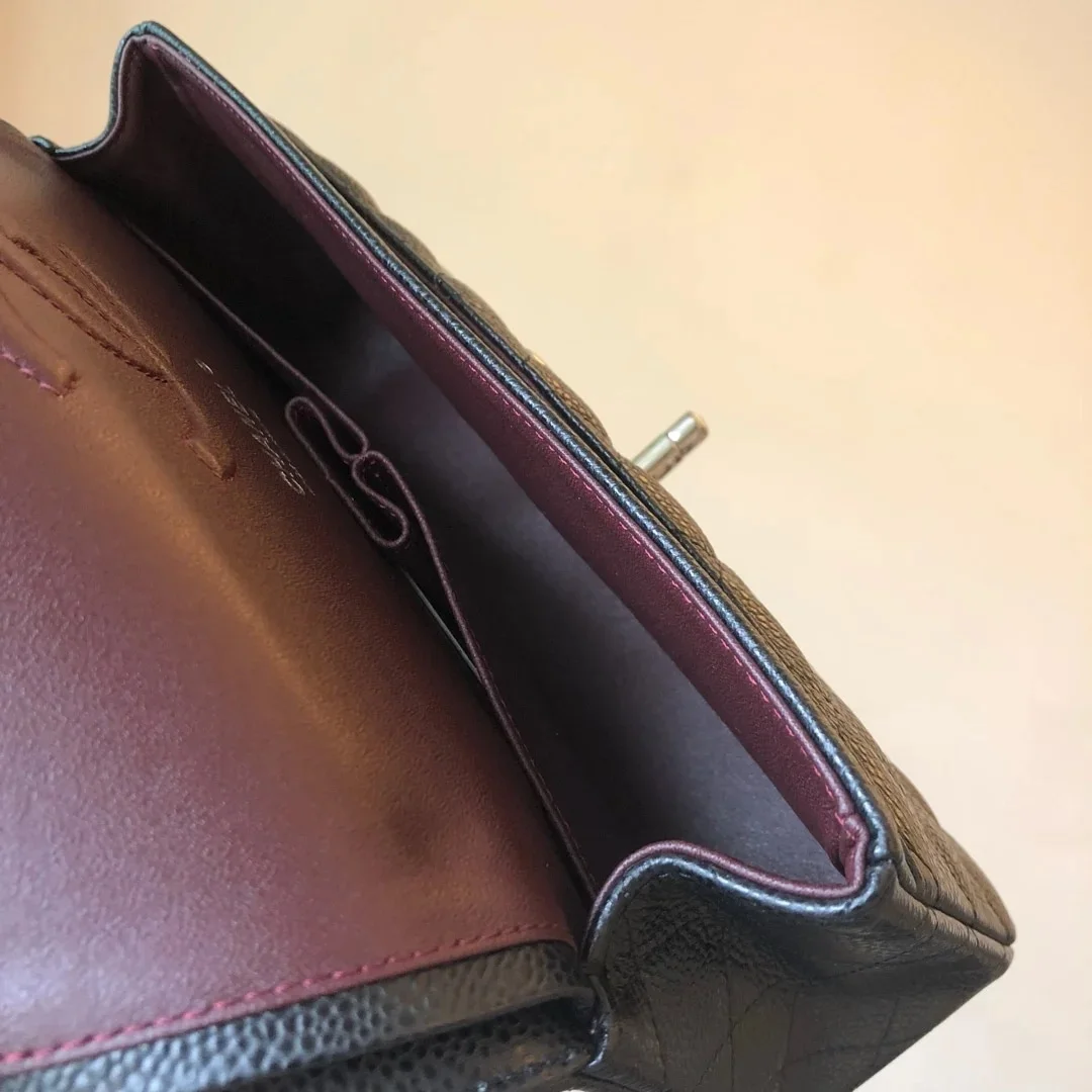 샤넬 클래식 미디움 캐비어 블랙 실버