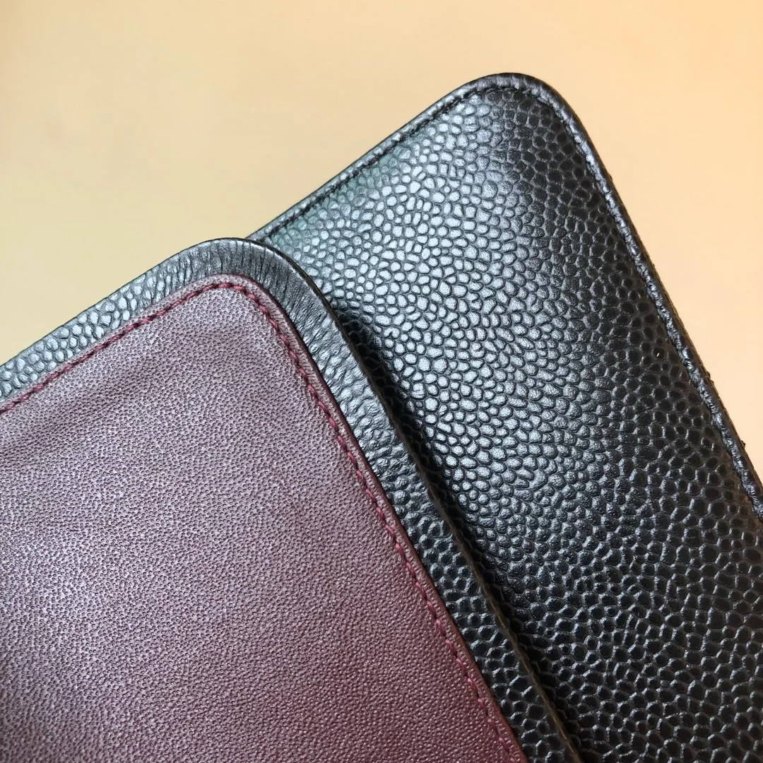 샤넬 클래식 미디움 캐비어 블랙 실버