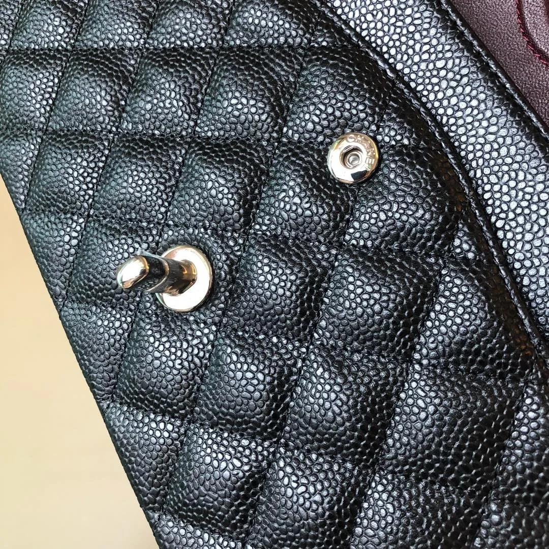 샤넬 클래식 미디움 캐비어 블랙 실버