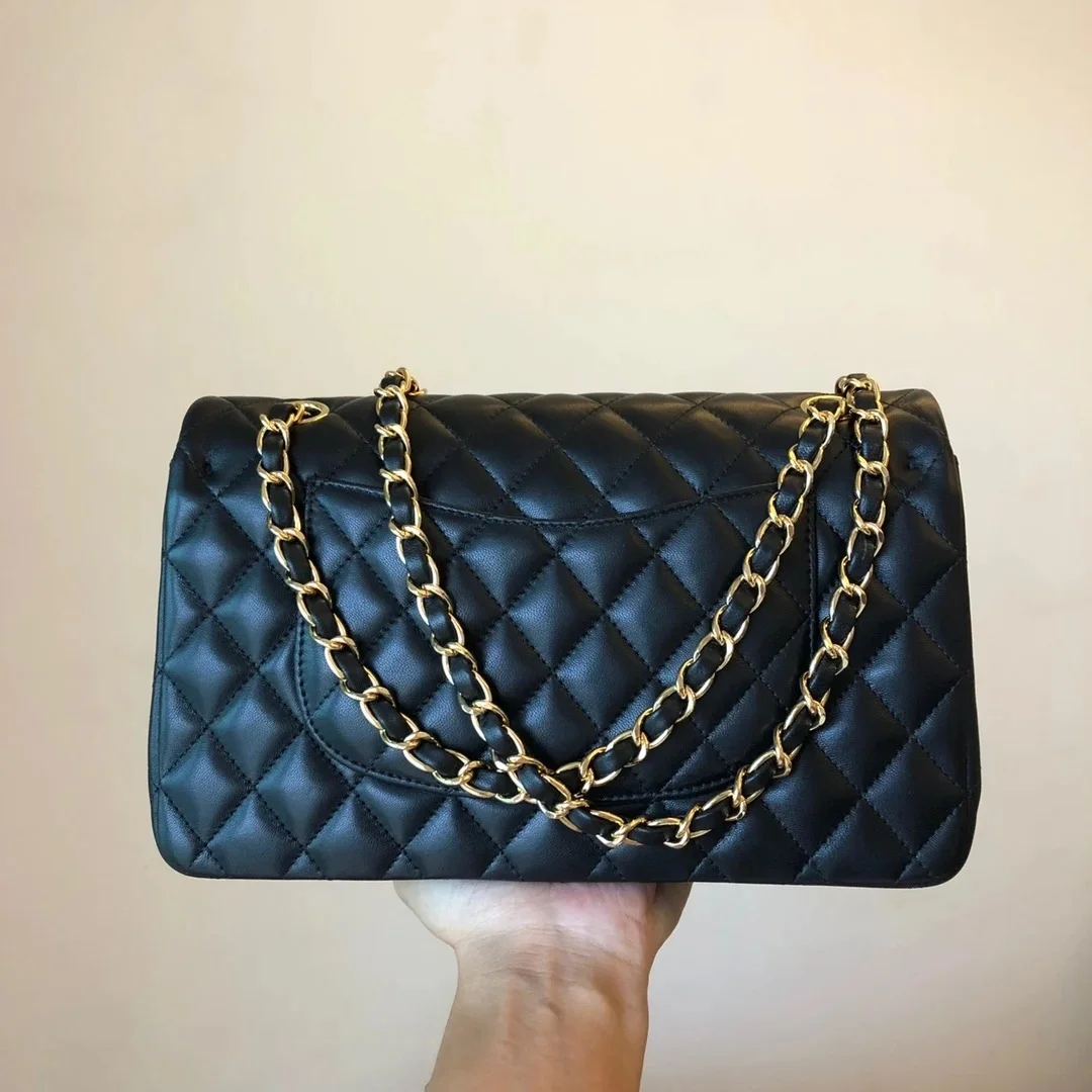 샤넬 클래식 미디움 램스킨 블랙 골드