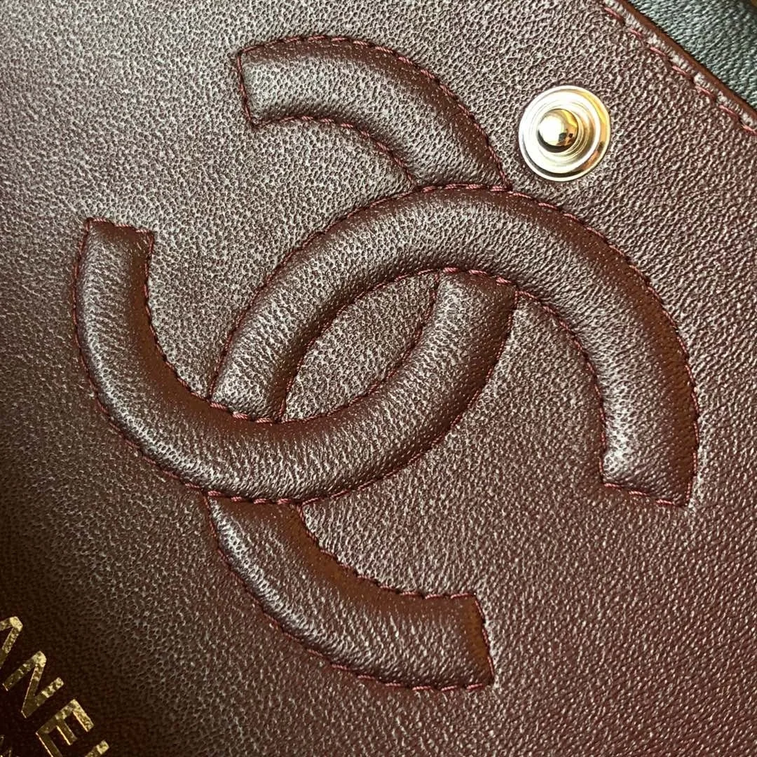 샤넬 클래식 미디움 램스킨 블랙 실버