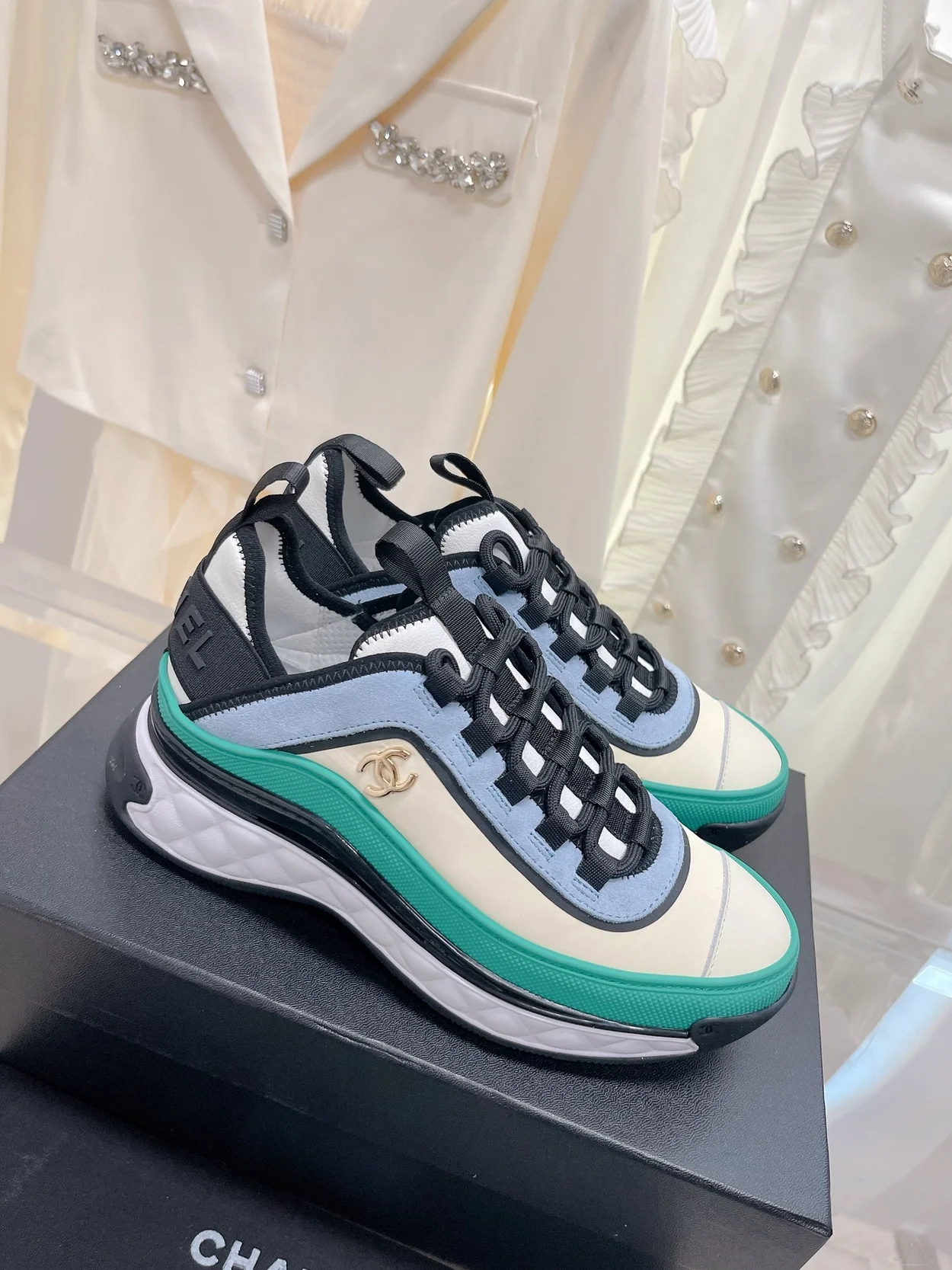 샤넬 믹스드파이버 카프스킨 아이보리