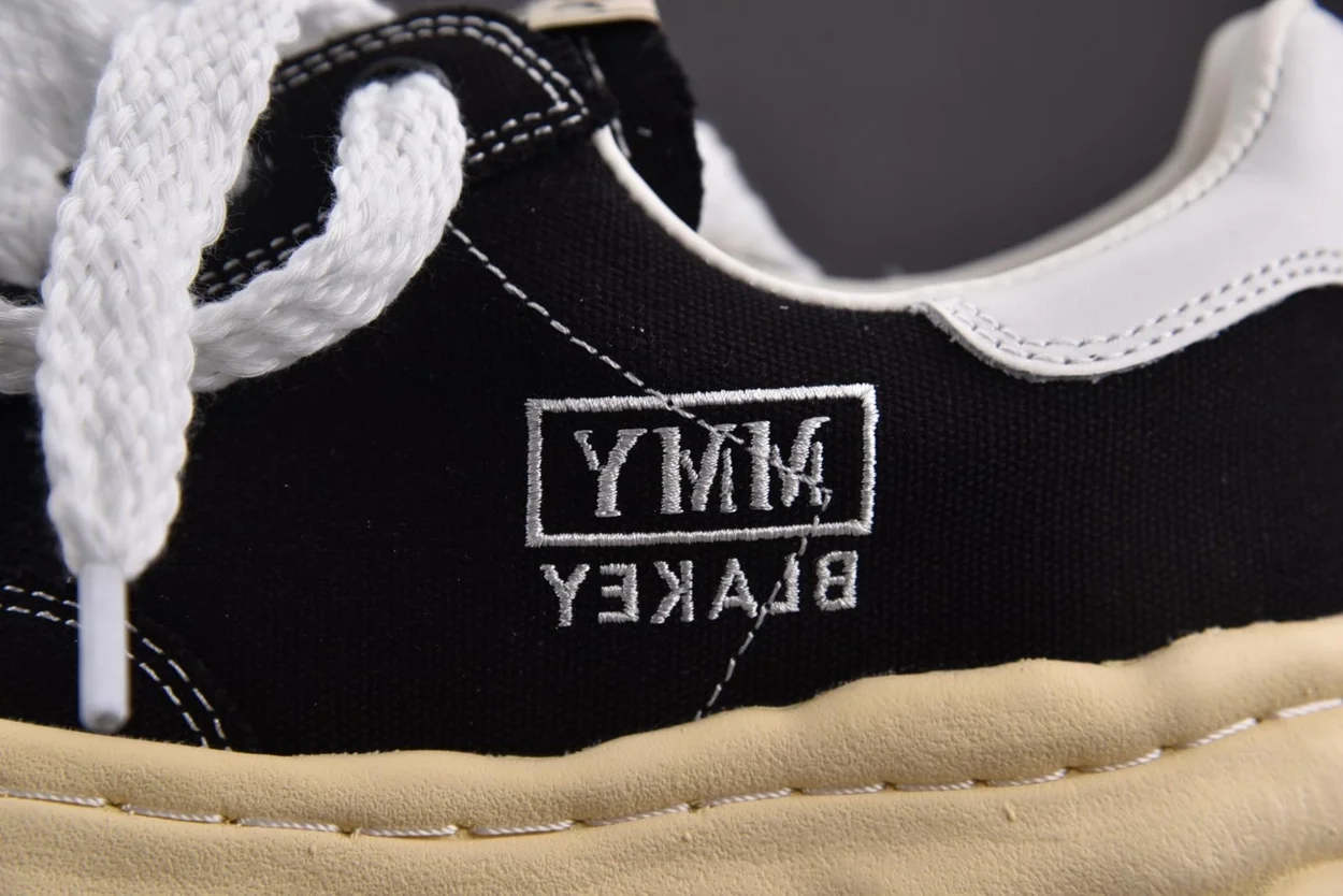 미하라 야스히로 블레이키 블랙 스니커즈