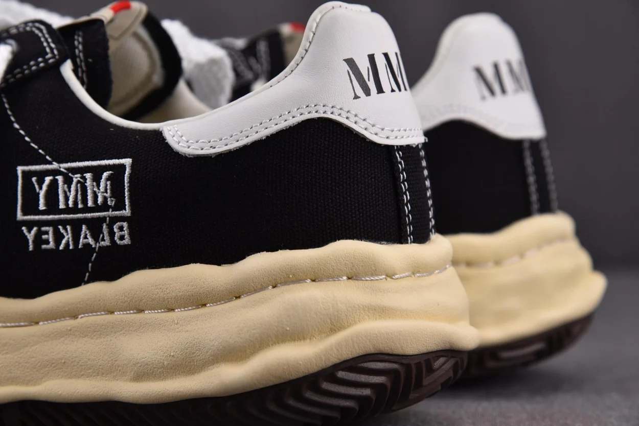 미하라 야스히로 블레이키 블랙 스니커즈