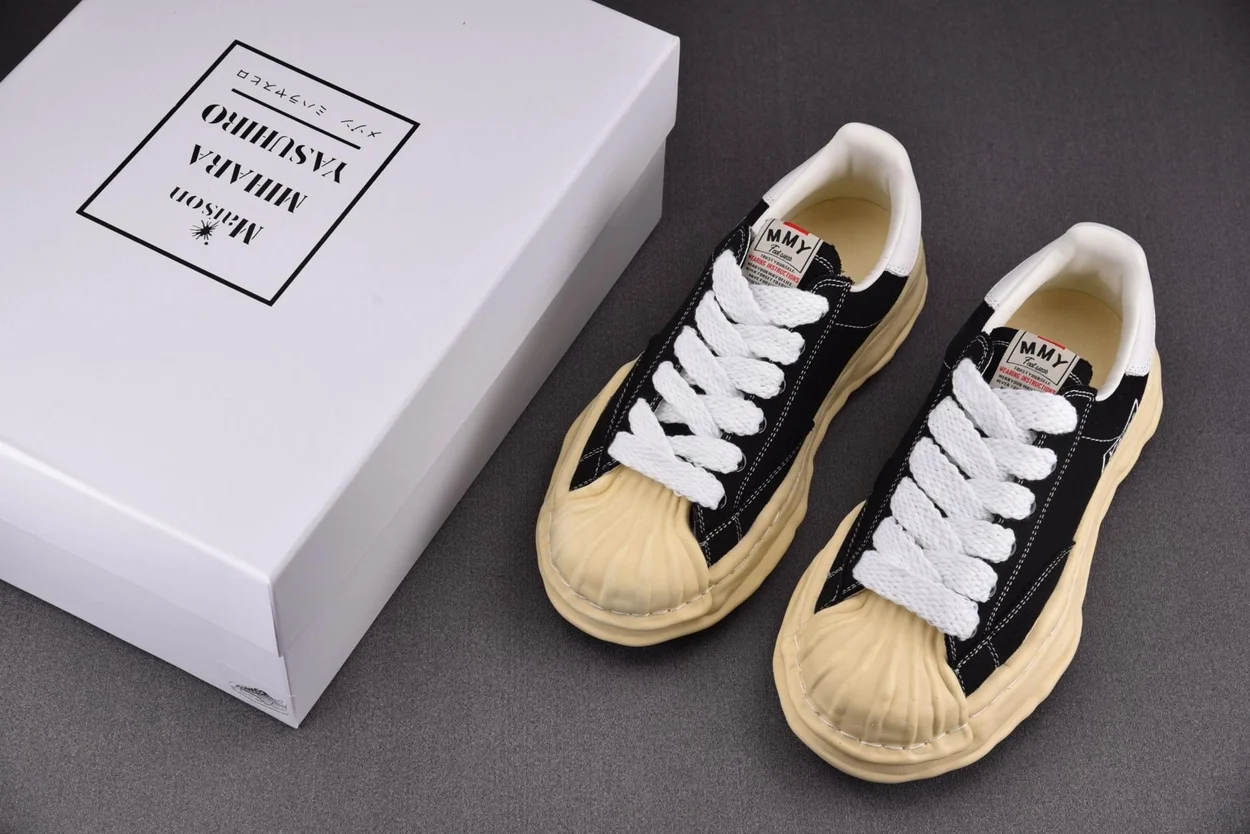 미하라 야스히로 블레이키 블랙 스니커즈