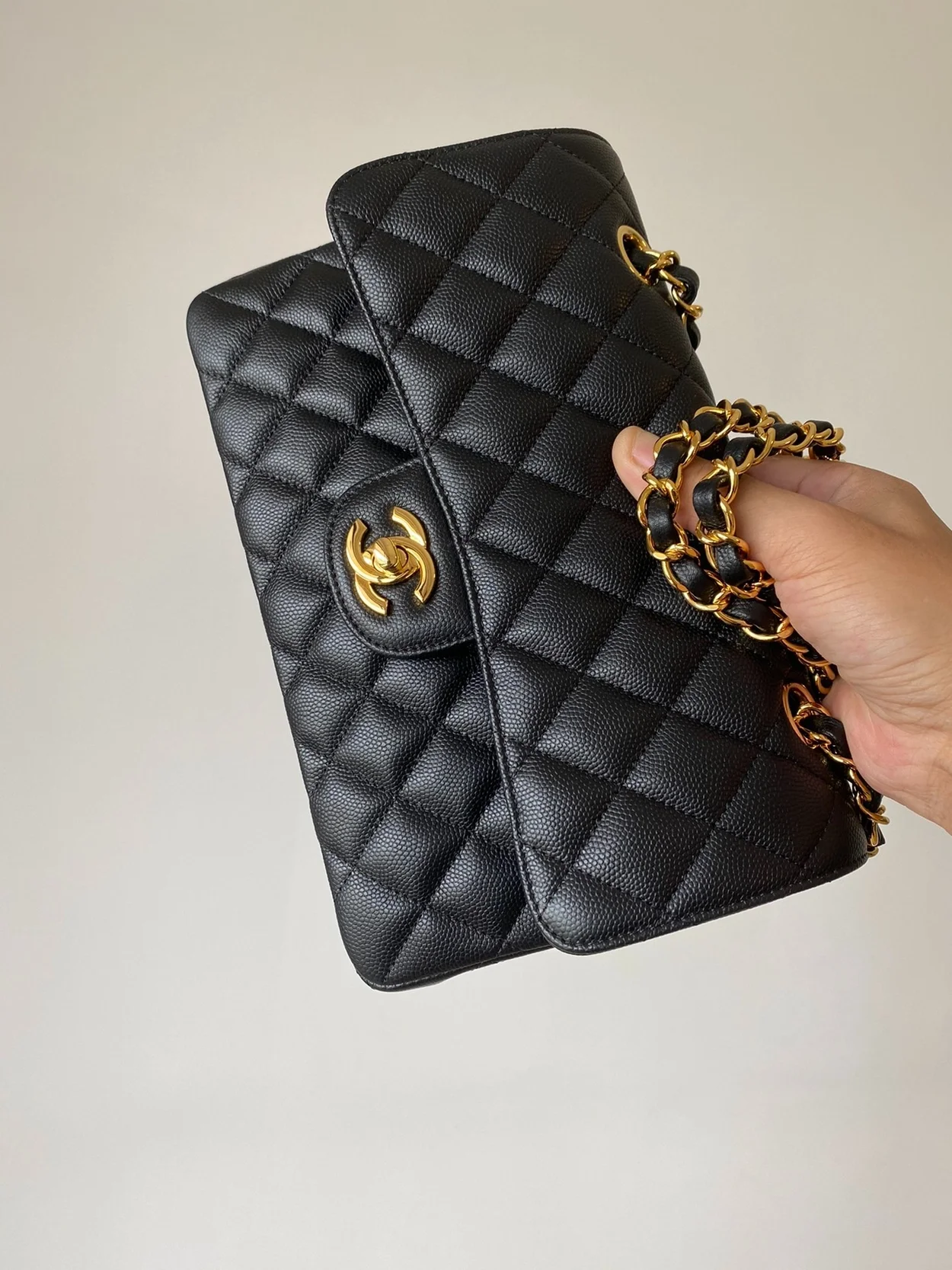 샤넬 클래식 스몰 캐비어 블랙 골드