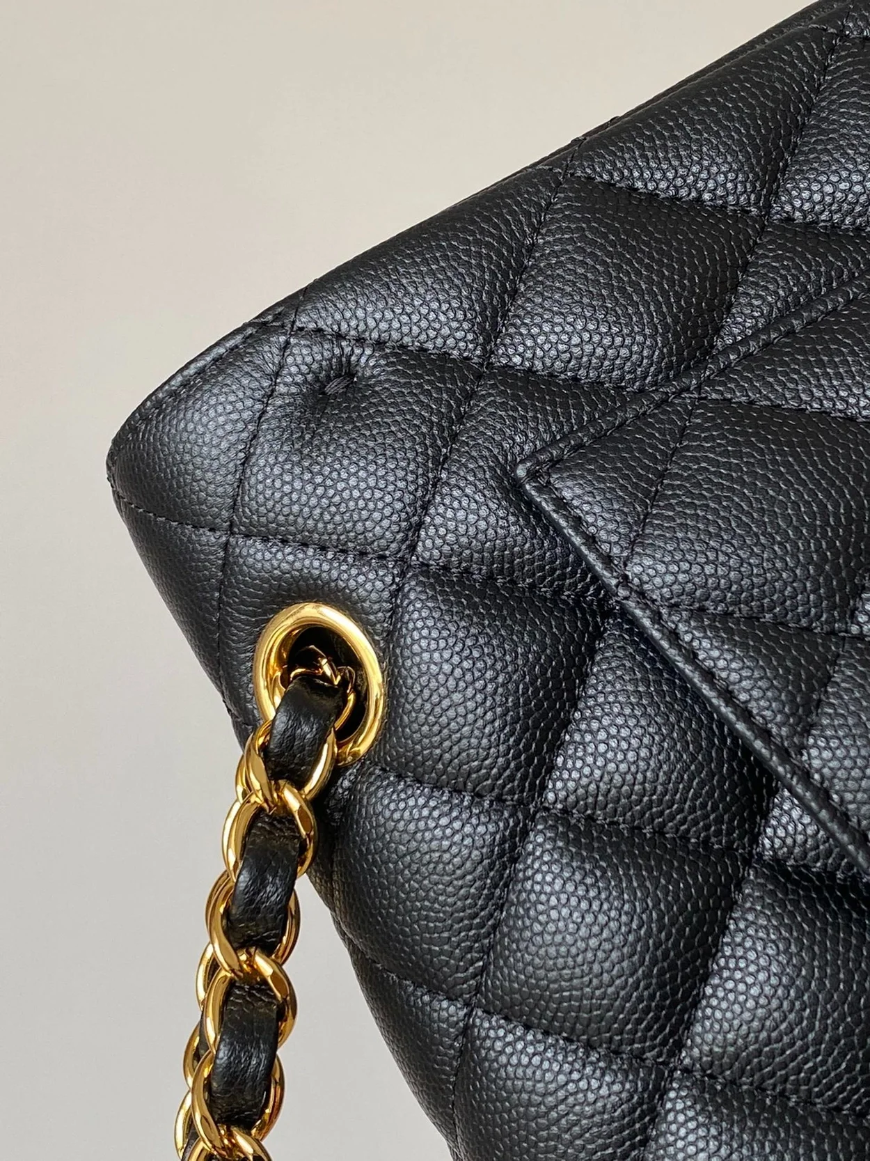 샤넬 클래식 스몰 캐비어 블랙 골드