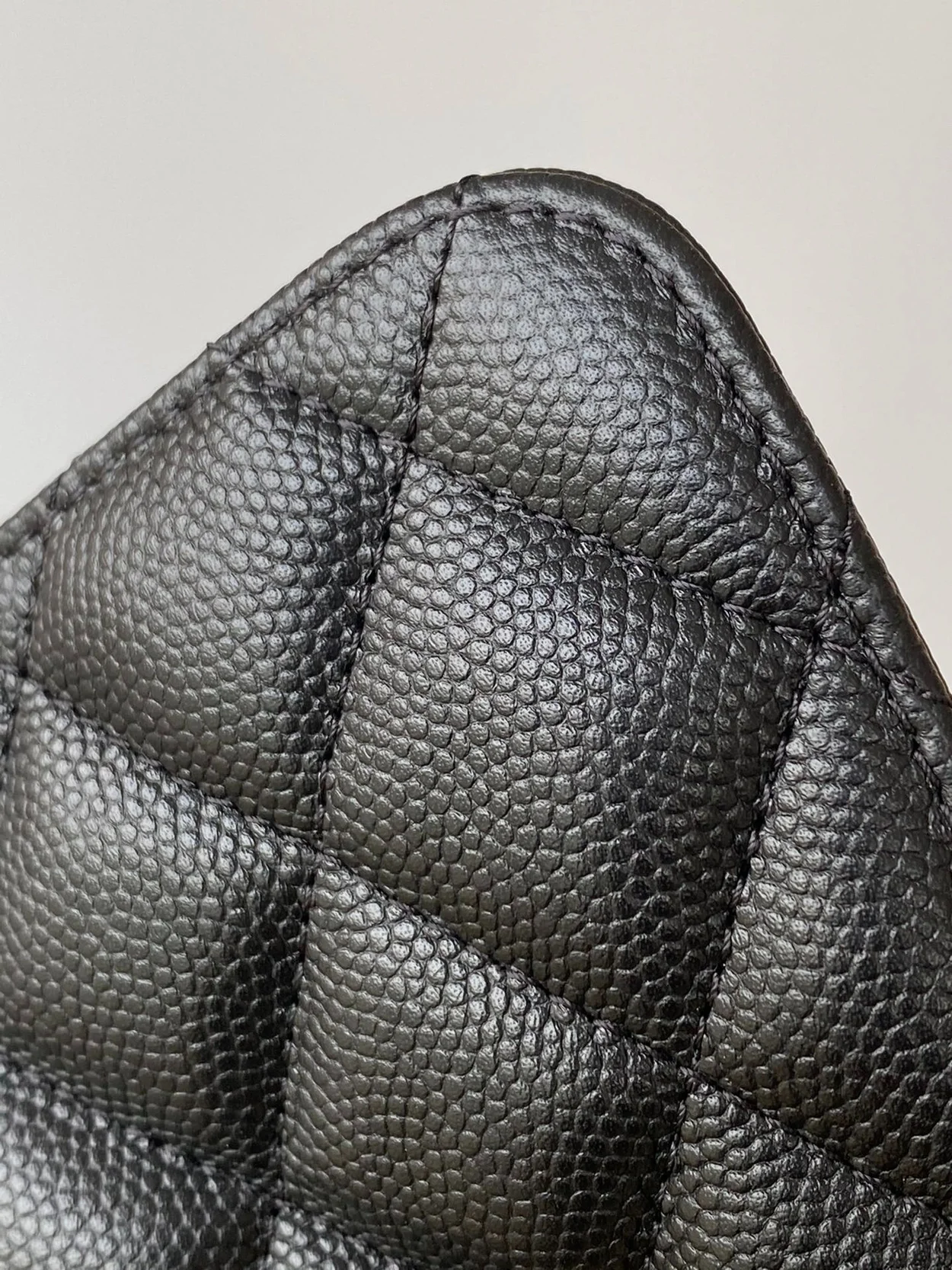 샤넬 클래식 스몰 캐비어 블랙 골드