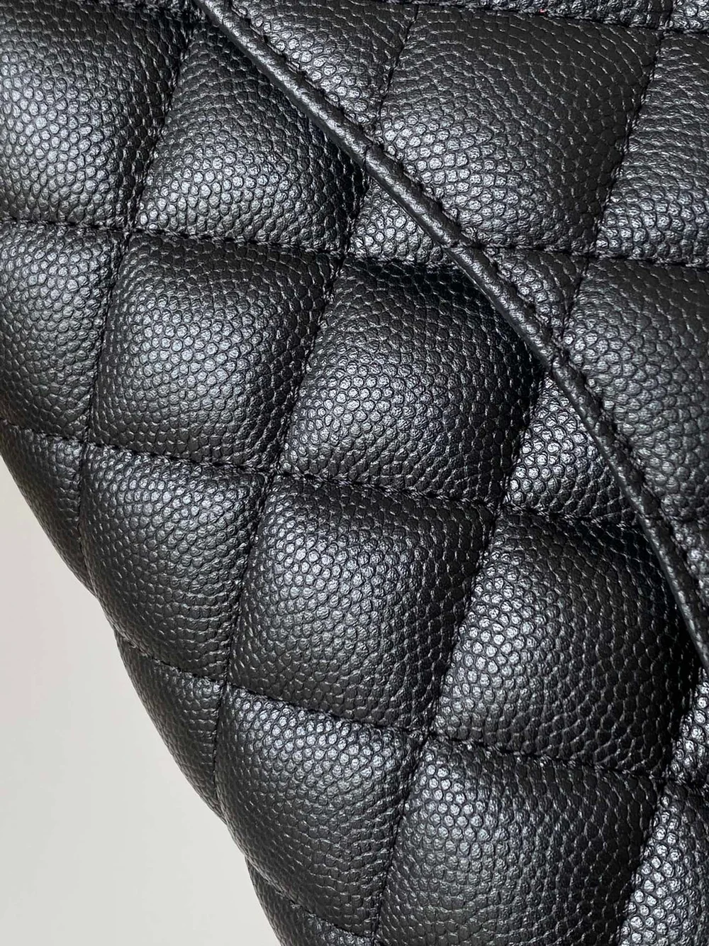 샤넬 클래식 스몰 캐비어 블랙 골드