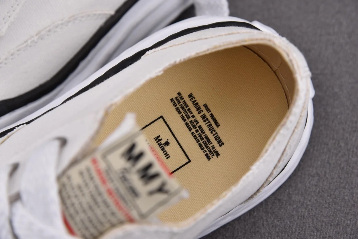 미하라 야스히로 피터슨 OG 솔 캔버스 화이트