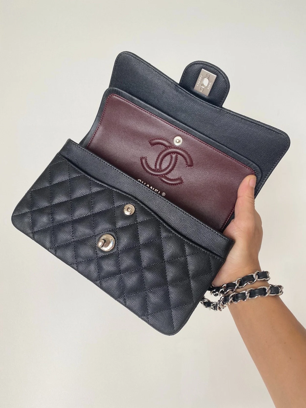 샤넬 클래식 스몰 캐비어 블랙 실버