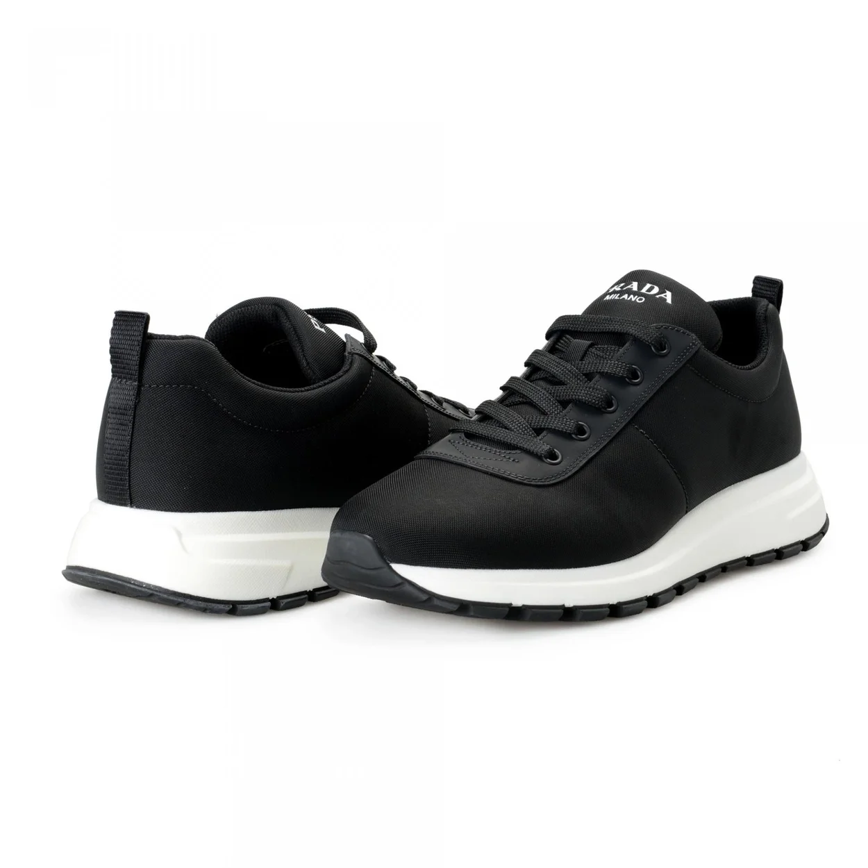 프라다 캔버스 스니커즈 블랙