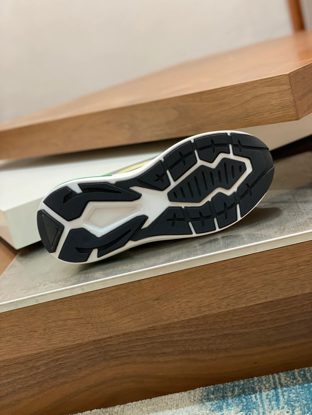 프라다 패널 청키 스니커즈 머스타드 옐로우