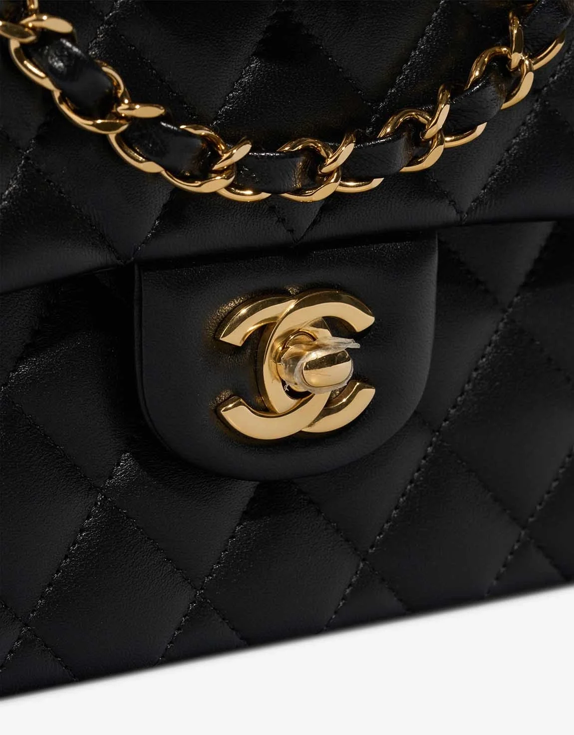 샤넬 클래식 스몰 램스킨 블랙 골드