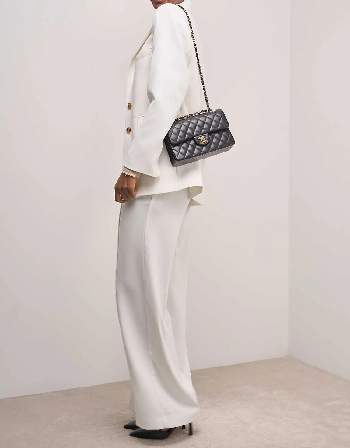 샤넬 클래식 스몰 램스킨 블랙 골드