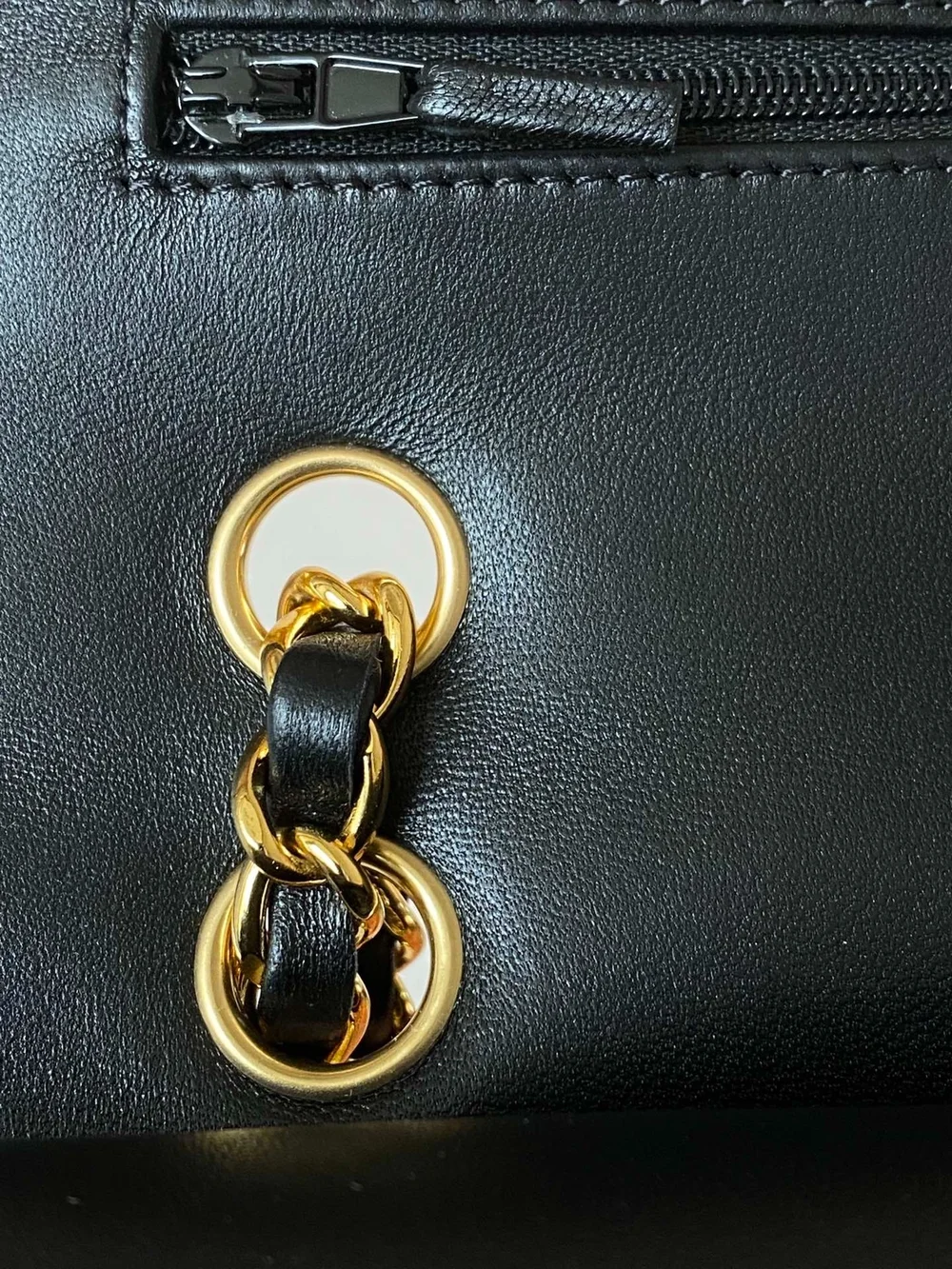 샤넬 클래식 스몰 램스킨 블랙 골드