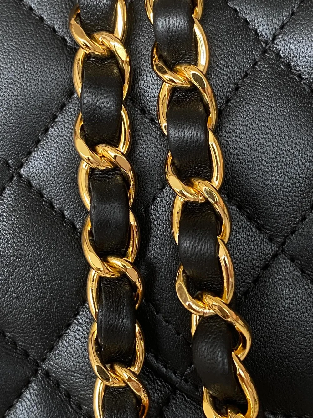 샤넬 클래식 스몰 램스킨 블랙 골드