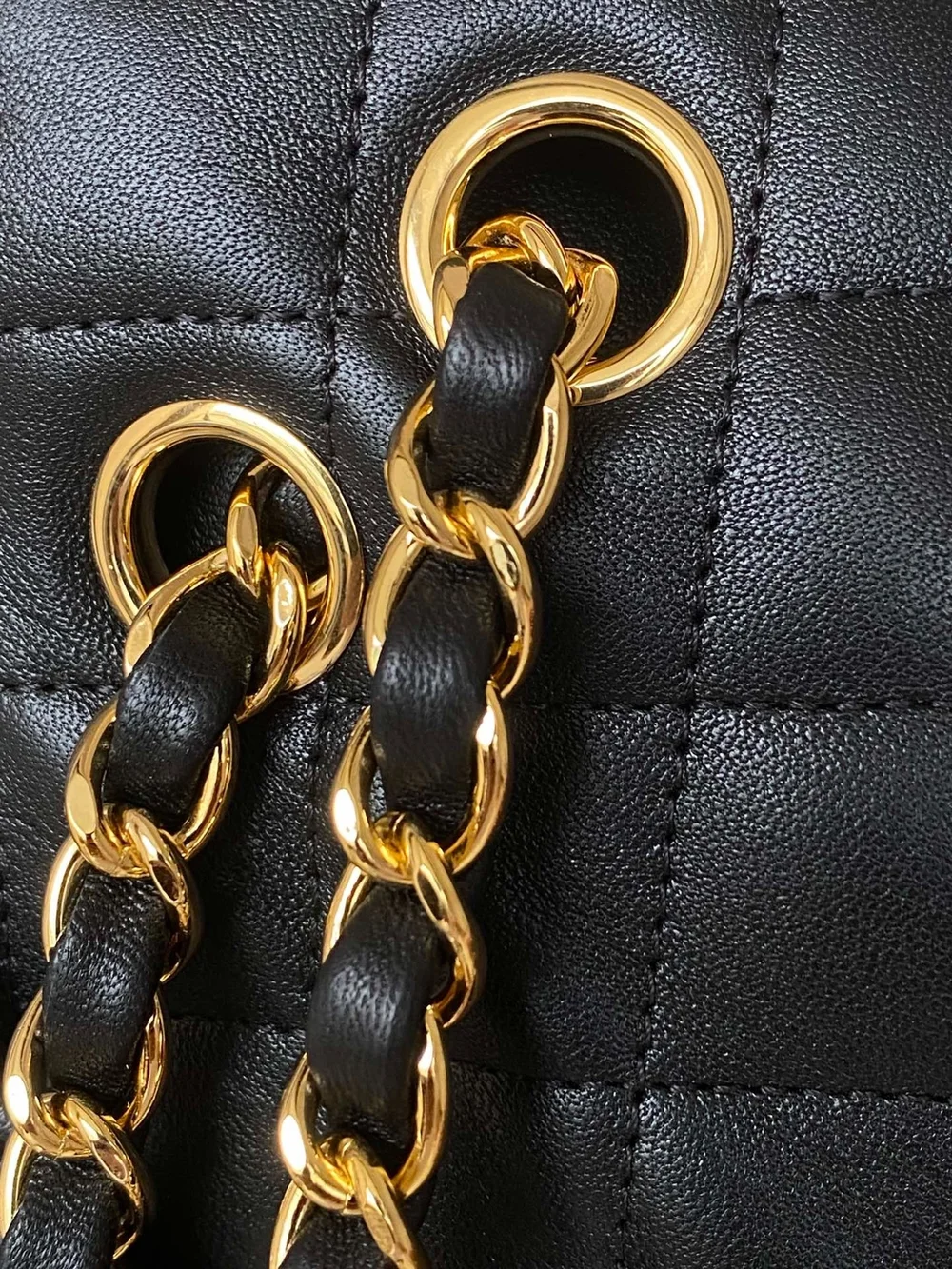 샤넬 클래식 스몰 램스킨 블랙 골드