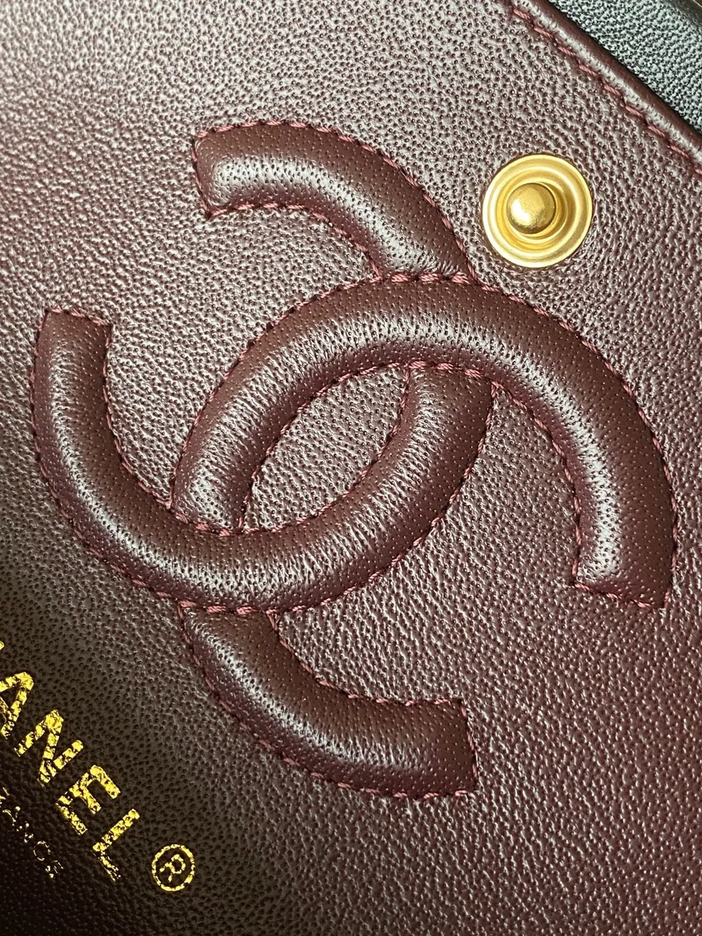 샤넬 클래식 스몰 램스킨 블랙 골드