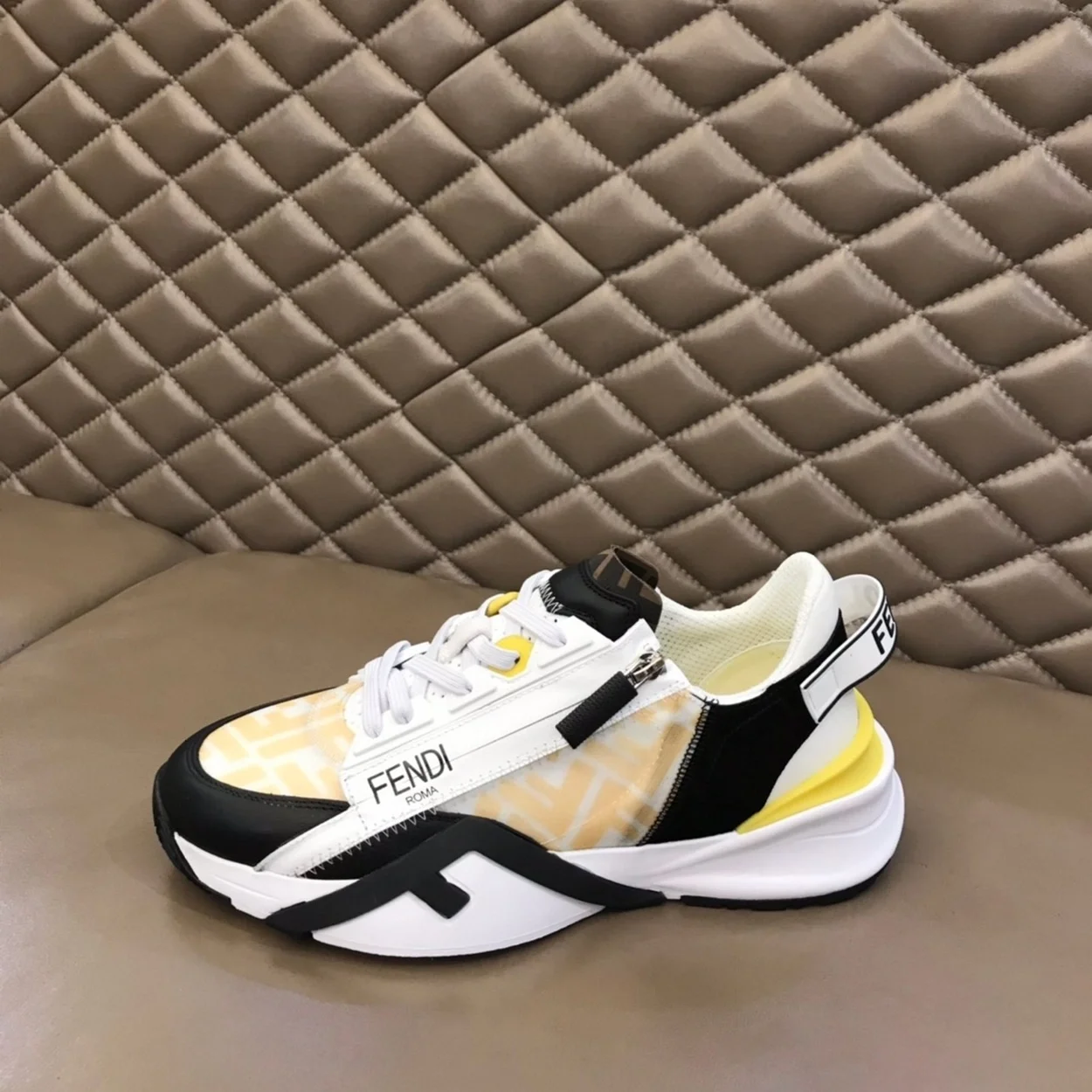 펜디 플로우 옐로우 로우탑 스니커즈