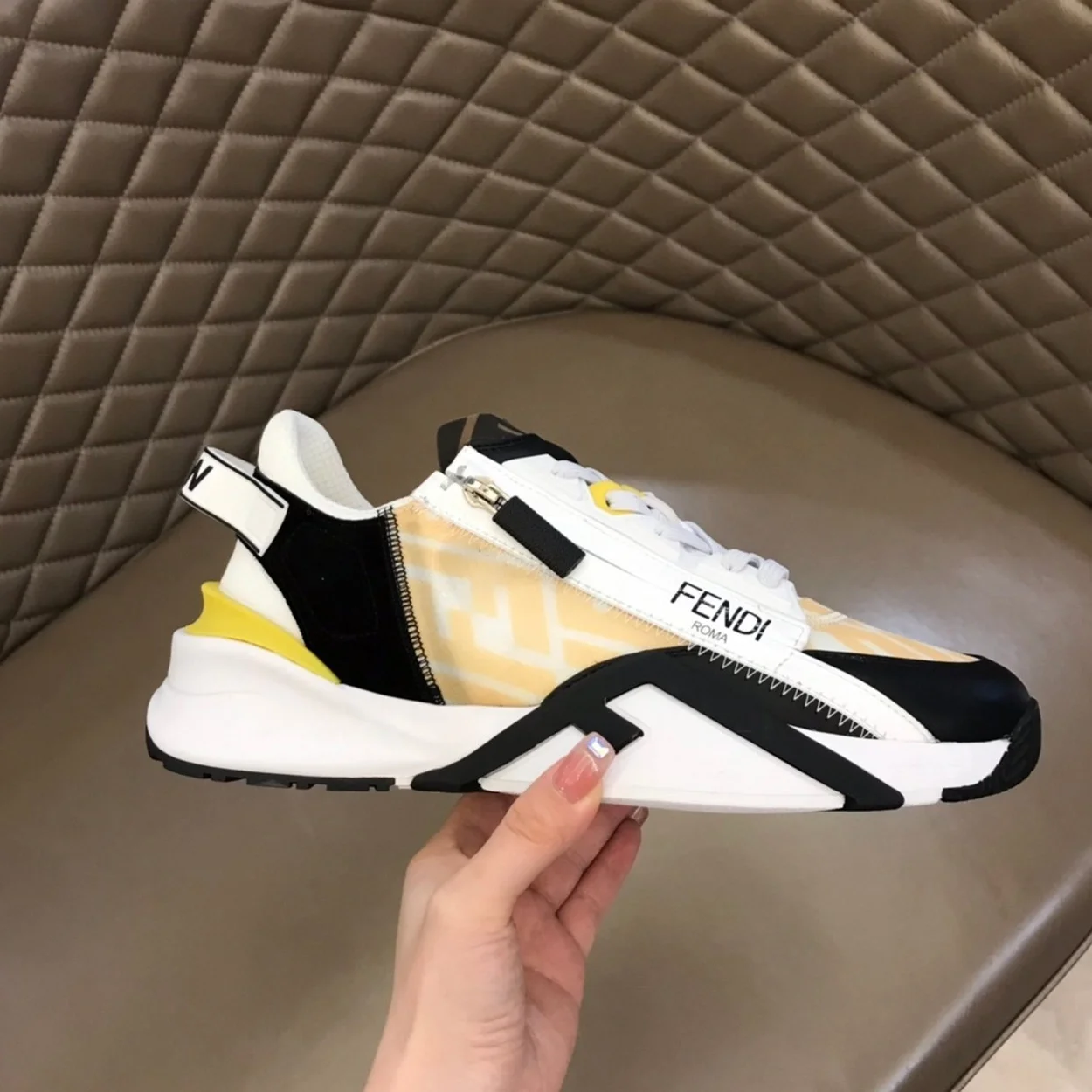 펜디 플로우 옐로우 로우탑 스니커즈