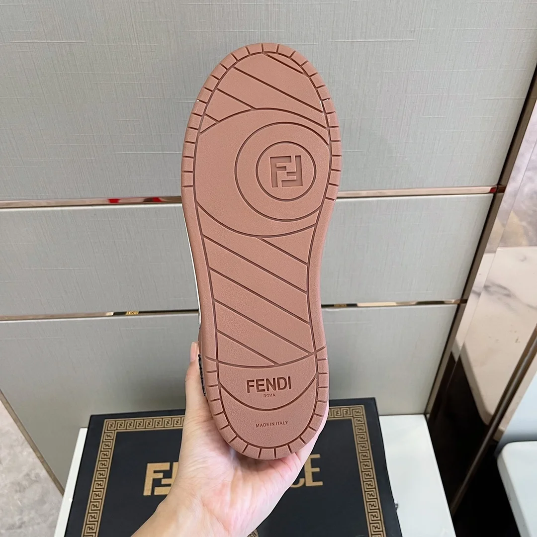 펜디 x 베르사체 스웨이드 매치 로우탑 스니커즈