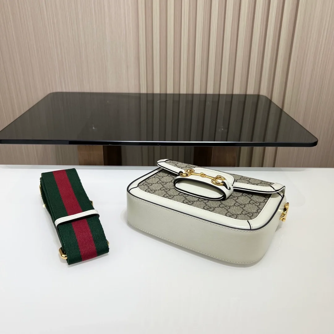 구찌 홀스빗 1955 미니 크로스 백 화이트