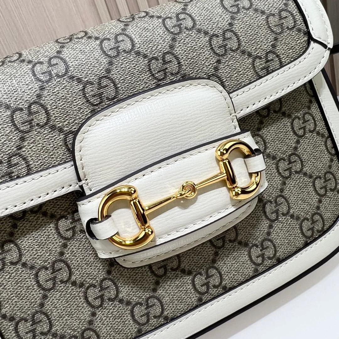 구찌 홀스빗 1955 미니 크로스 백 화이트