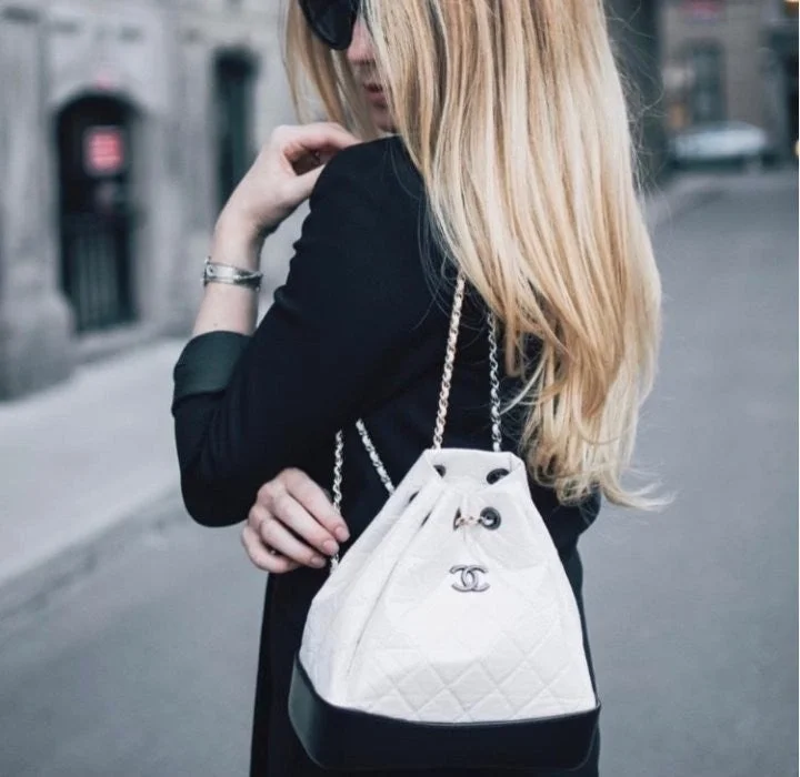 샤넬 가브리엘 백팩 화이트 스몰