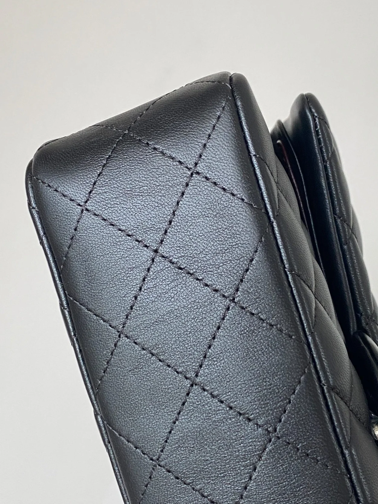 샤넬 클래식 스몰 램스킨 블랙 실버