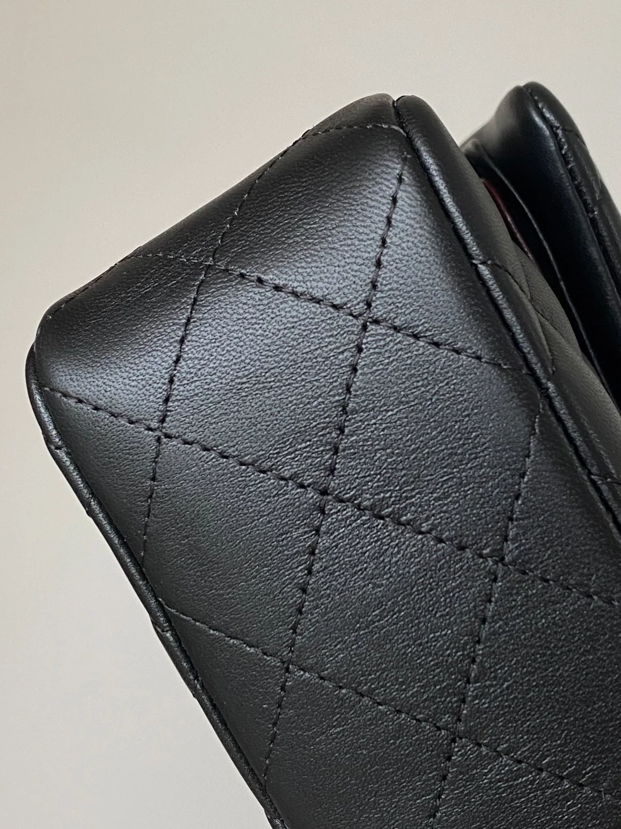 샤넬 클래식 스몰 램스킨 블랙 실버