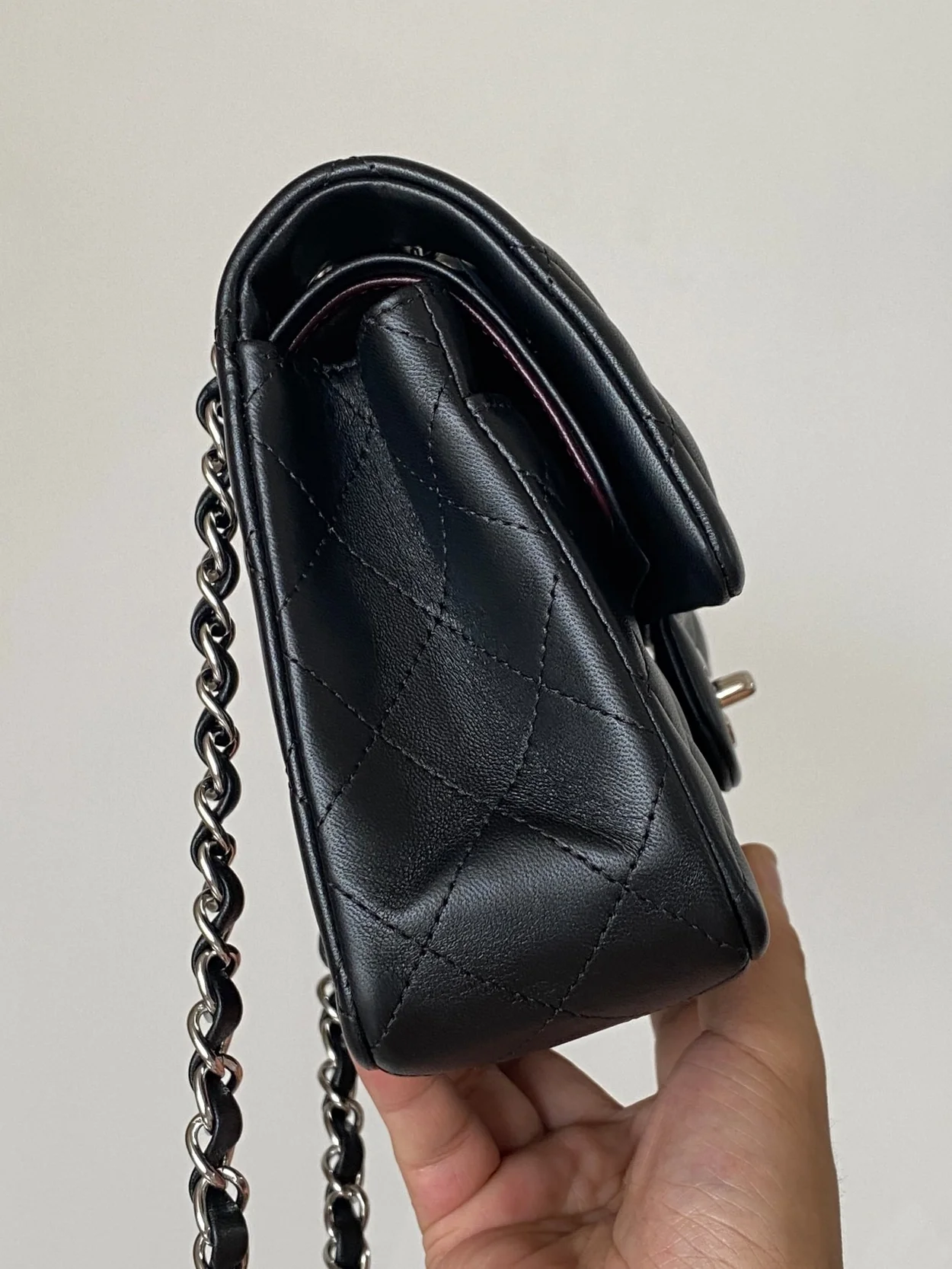 샤넬 클래식 스몰 램스킨 블랙 실버