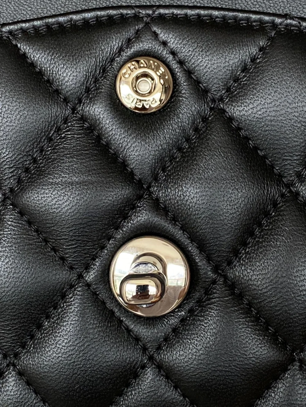 샤넬 클래식 스몰 램스킨 블랙 실버