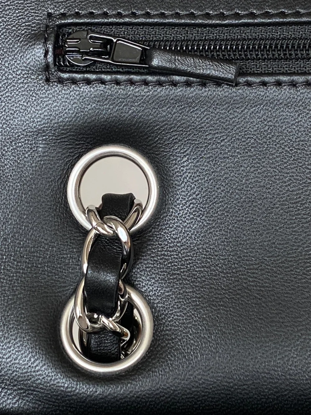 샤넬 클래식 스몰 램스킨 블랙 실버