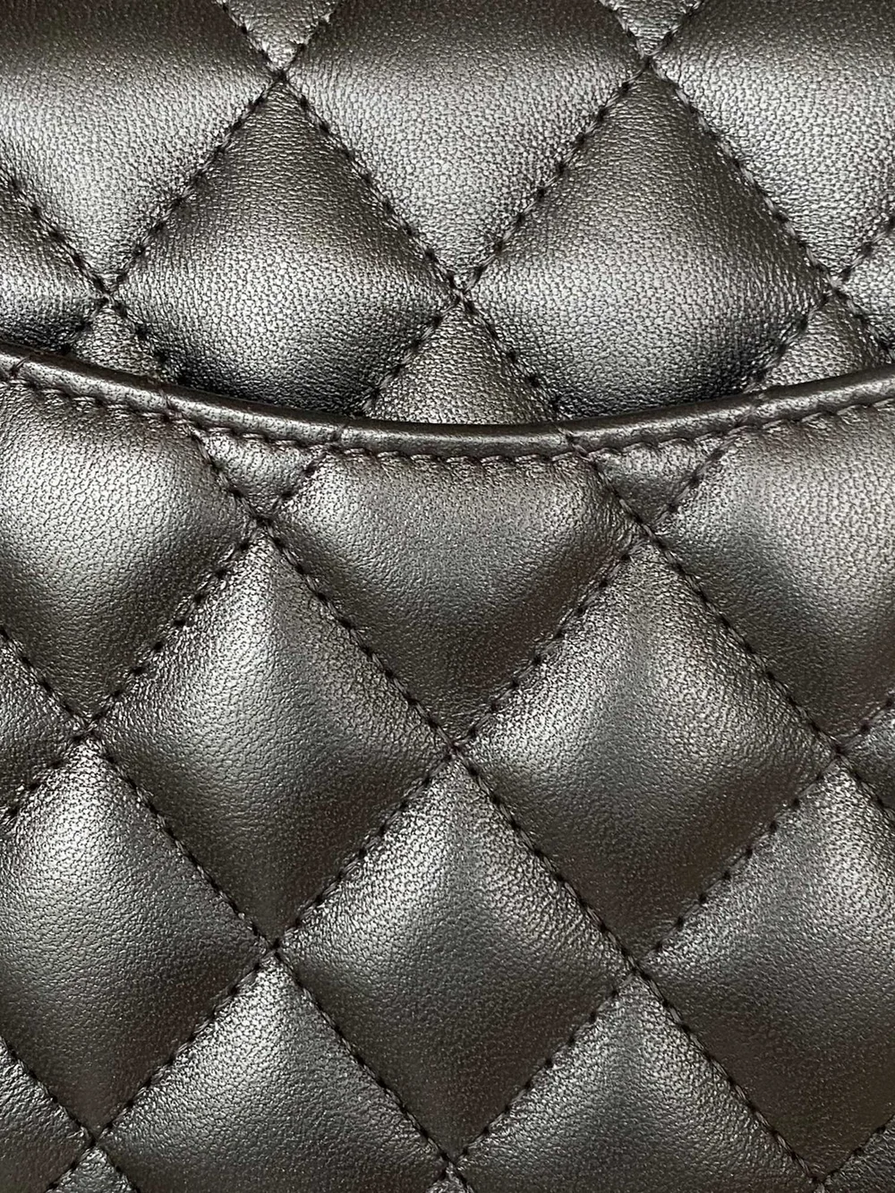 샤넬 클래식 스몰 램스킨 블랙 실버