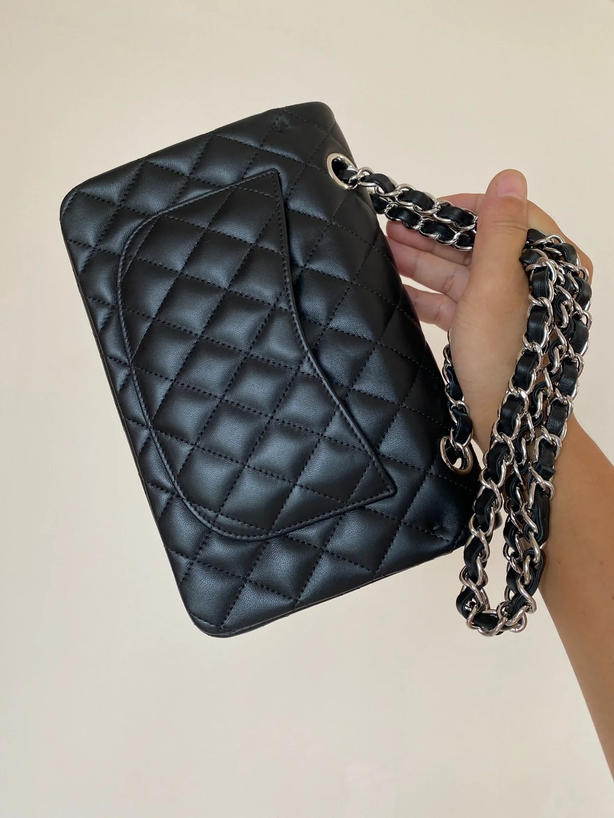 샤넬 클래식 스몰 램스킨 블랙 실버