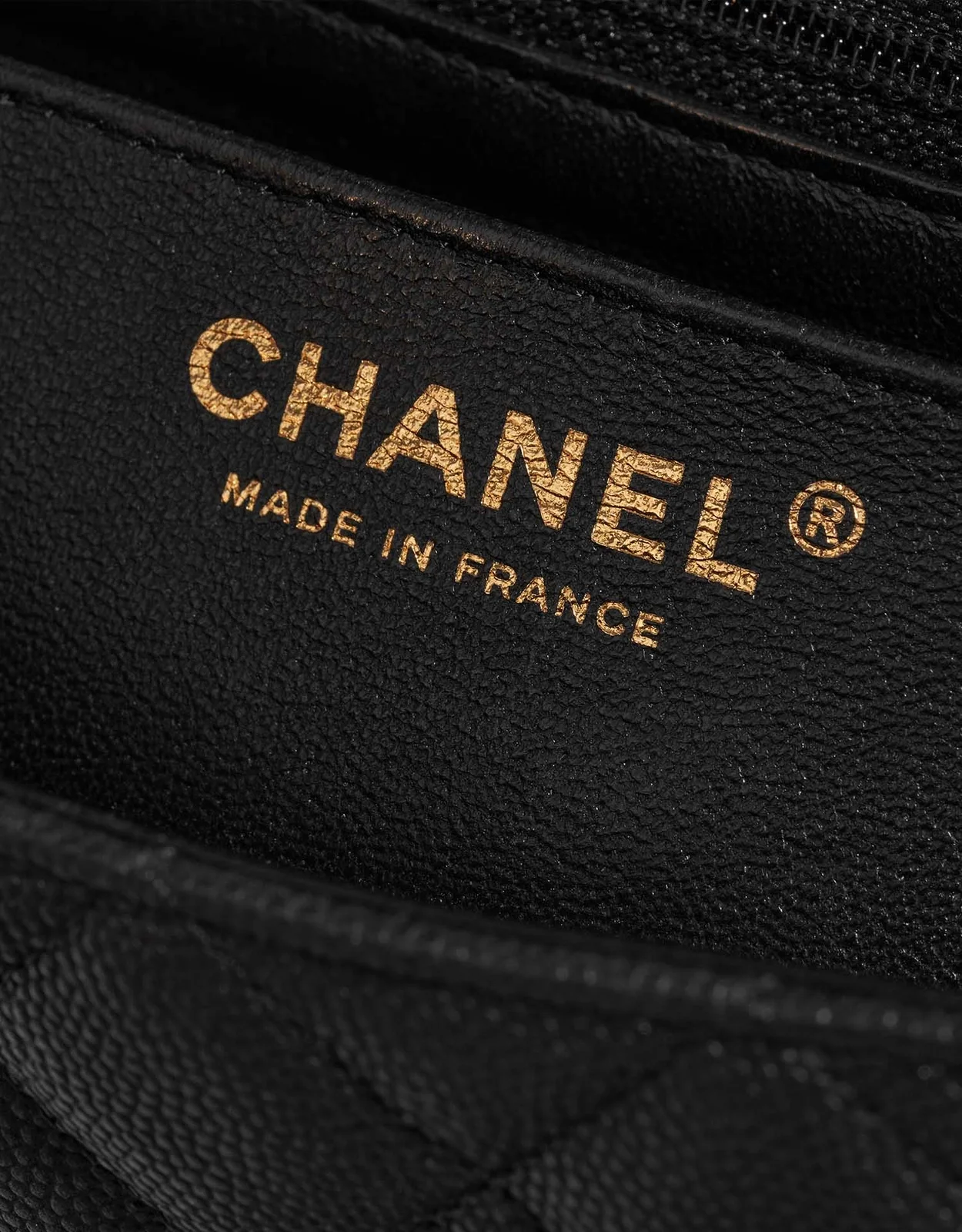 샤넬 클래식 미니 캐비어 블랙 골드