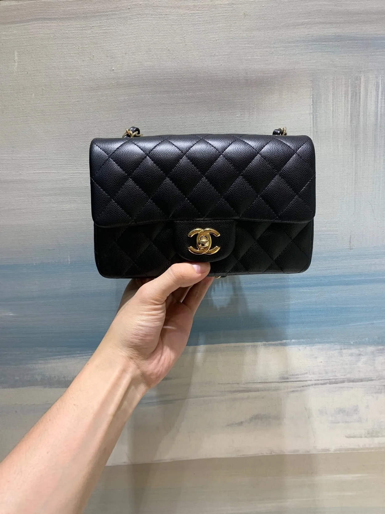 샤넬 클래식 미니 캐비어 블랙 골드