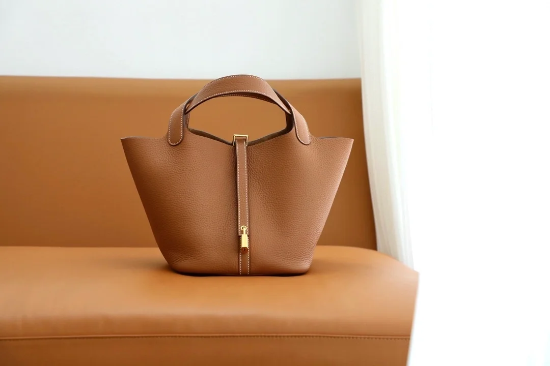 에르메스 피코탄 MM Gold 백