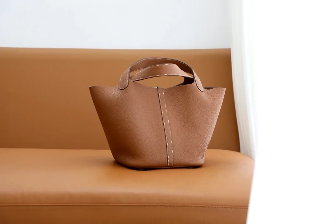 에르메스 피코탄 MM Gold 백