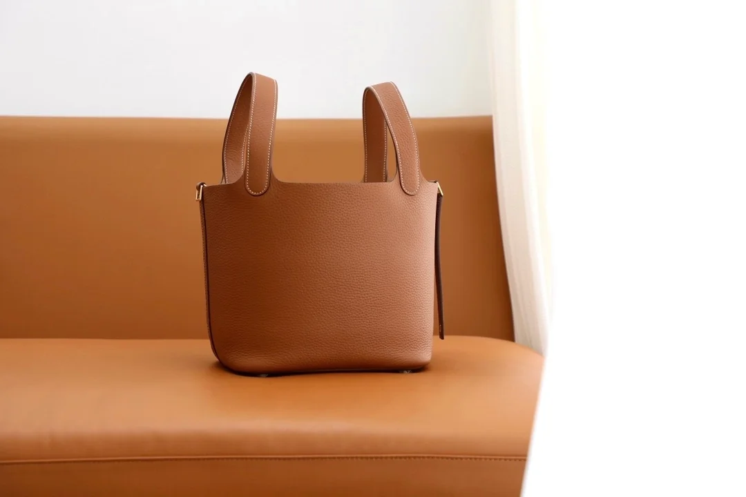 에르메스 피코탄 MM Gold 백