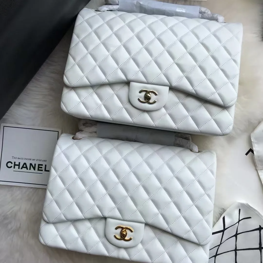 샤넬 클래식 맥시 램스킨 화이트 골드