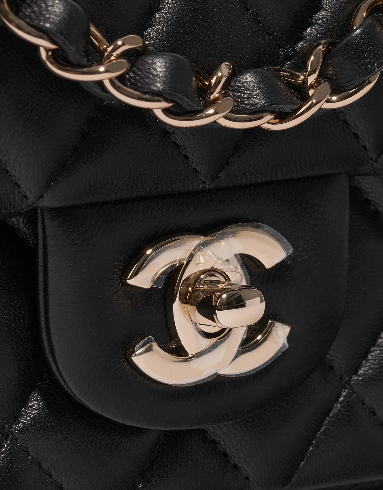 샤넬 클래식 미니 램스킨 블랙 골드