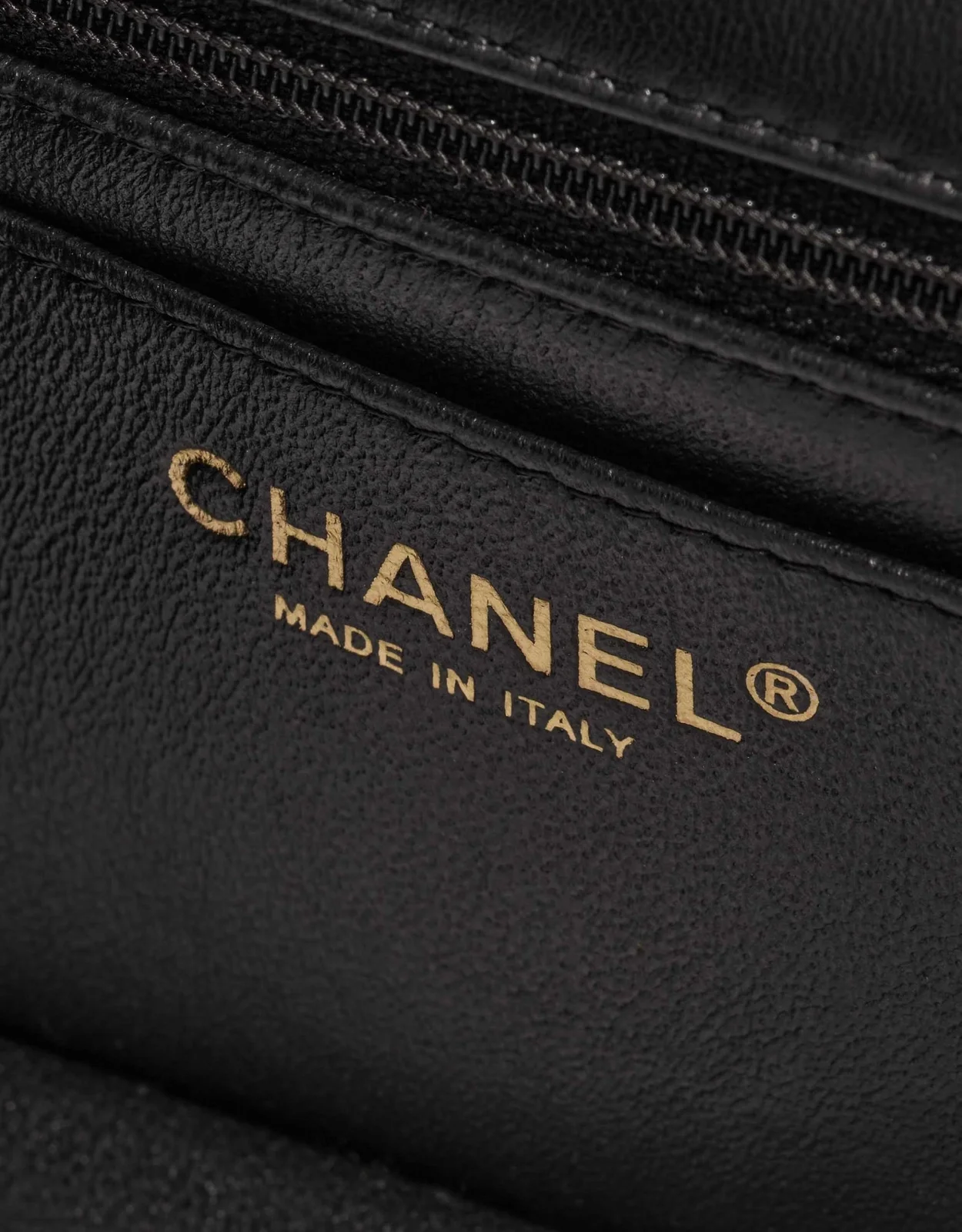 샤넬 클래식 미니 램스킨 블랙 골드