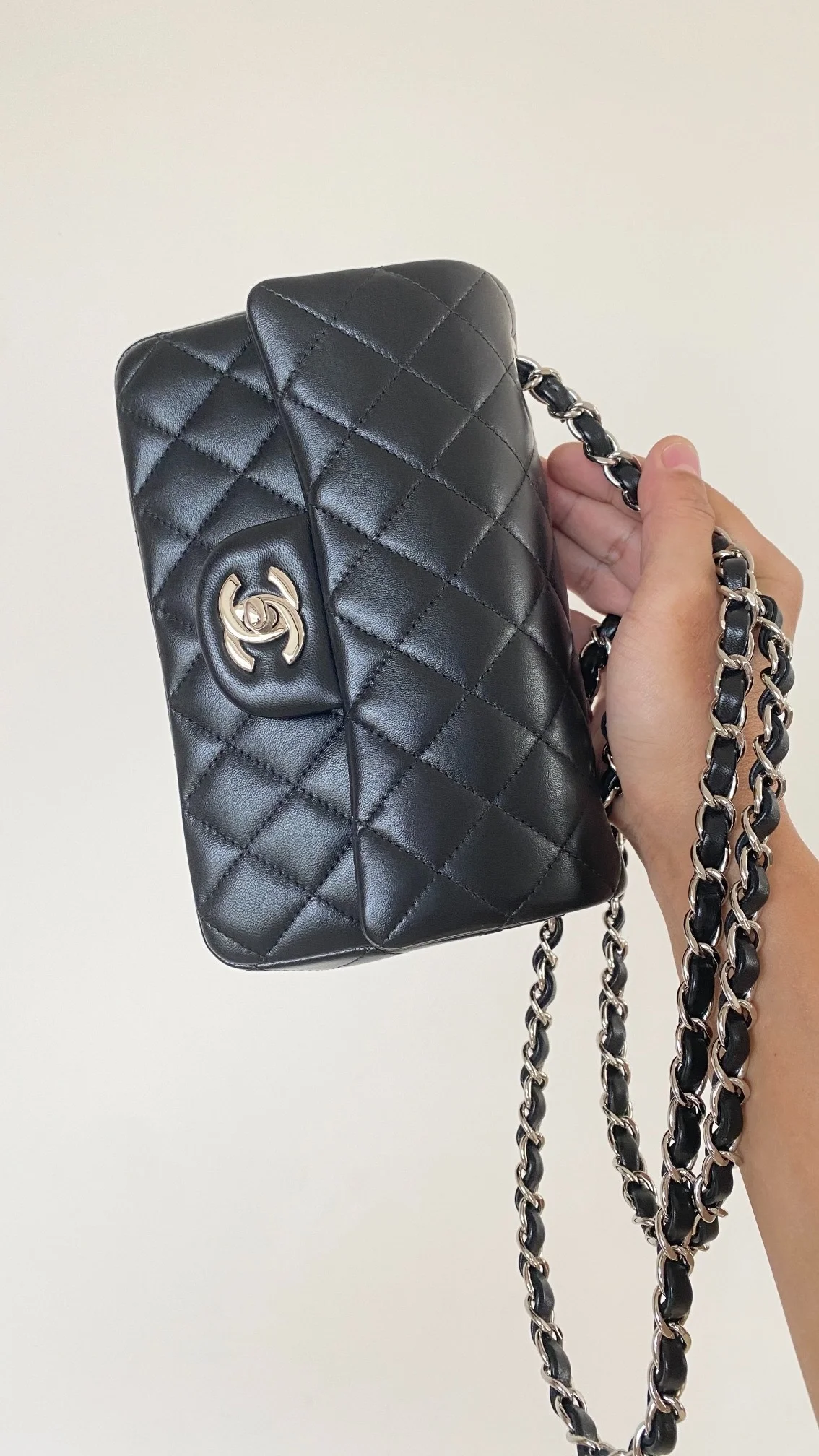 샤넬 클래식 미니 램스킨 블랙 실버