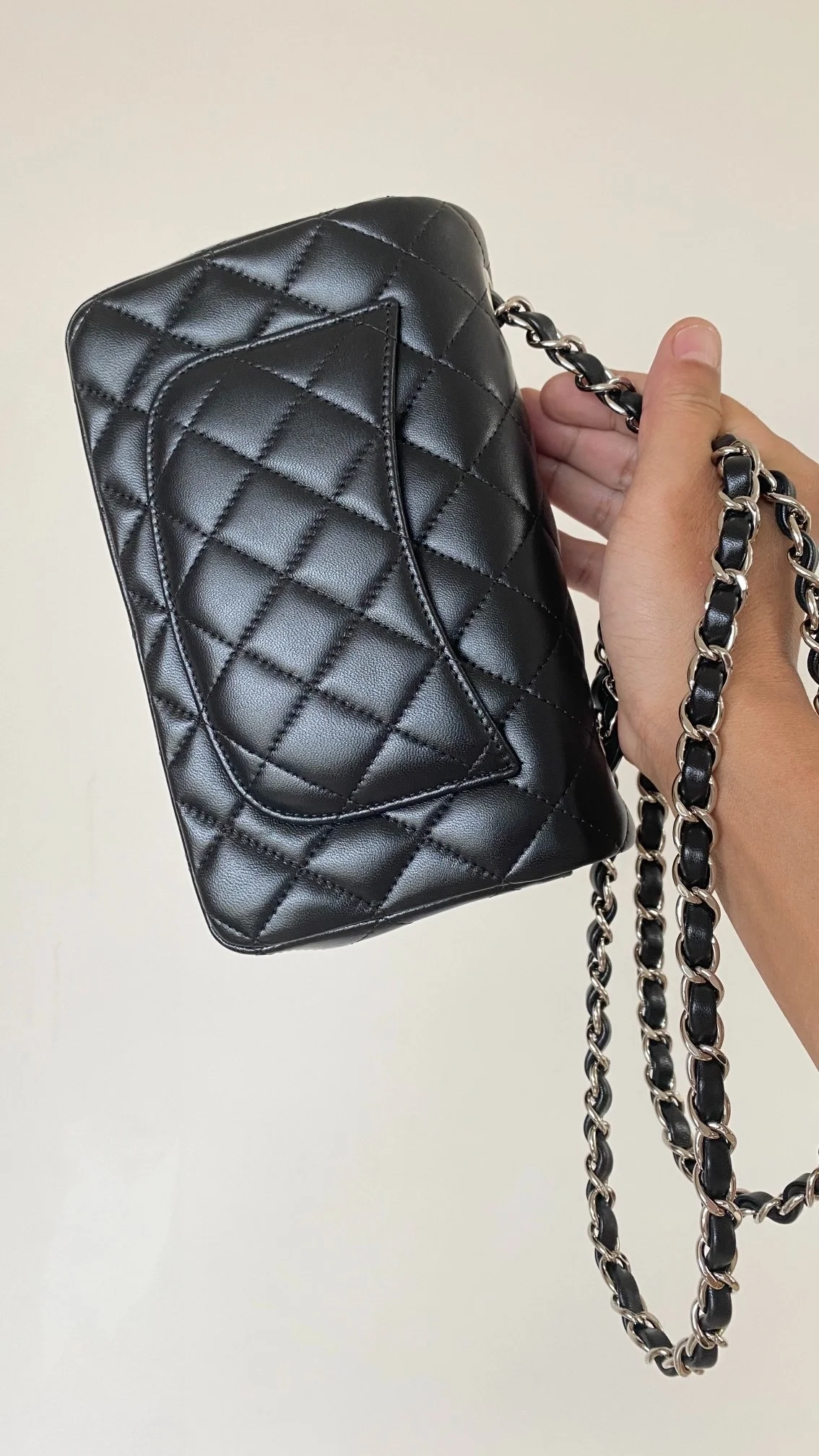 샤넬 클래식 미니 램스킨 블랙 실버